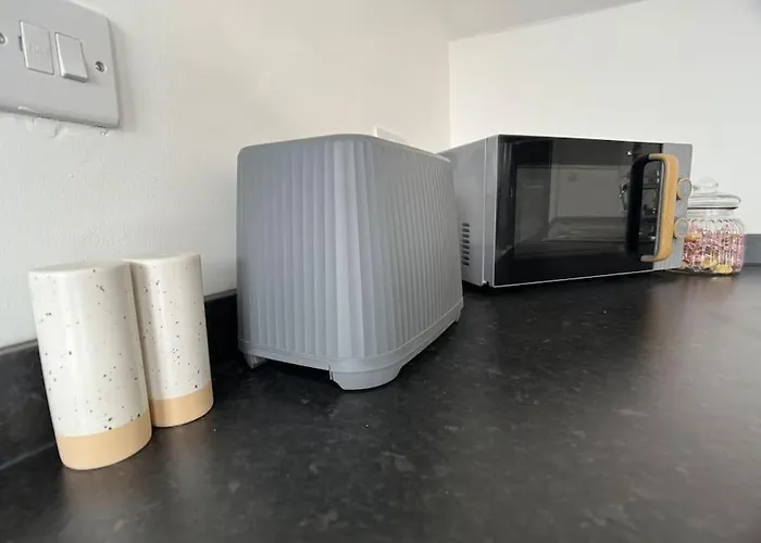 Cosy 1 Bed Flat With Free Parking